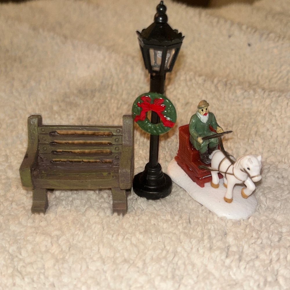 Miniatures
 for cobblestone Village